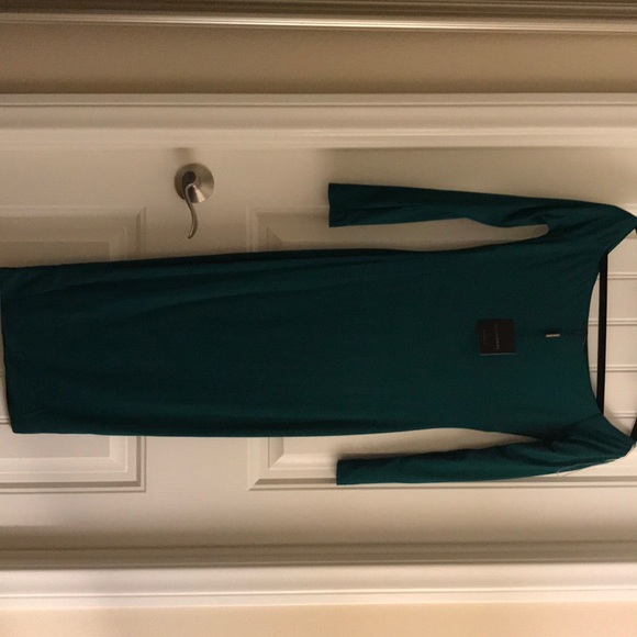 Green off the shoulder long sleeve dress - Picture 1 of 3